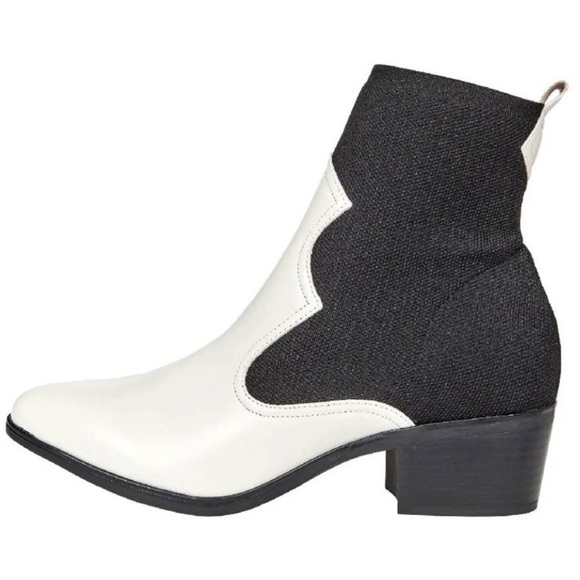 NEW! MIA Boots Nicky Black White Western Booties - Size 7 - Picture 1 of 9